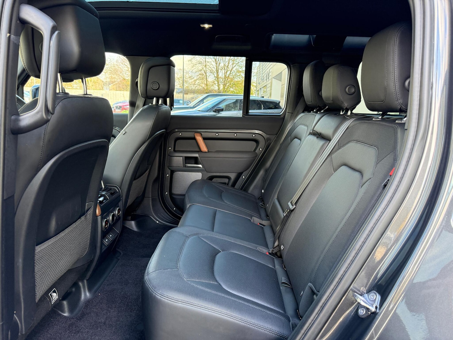 Used Land Rover Defender 110 2023 for sale - 76423404: Photo 51