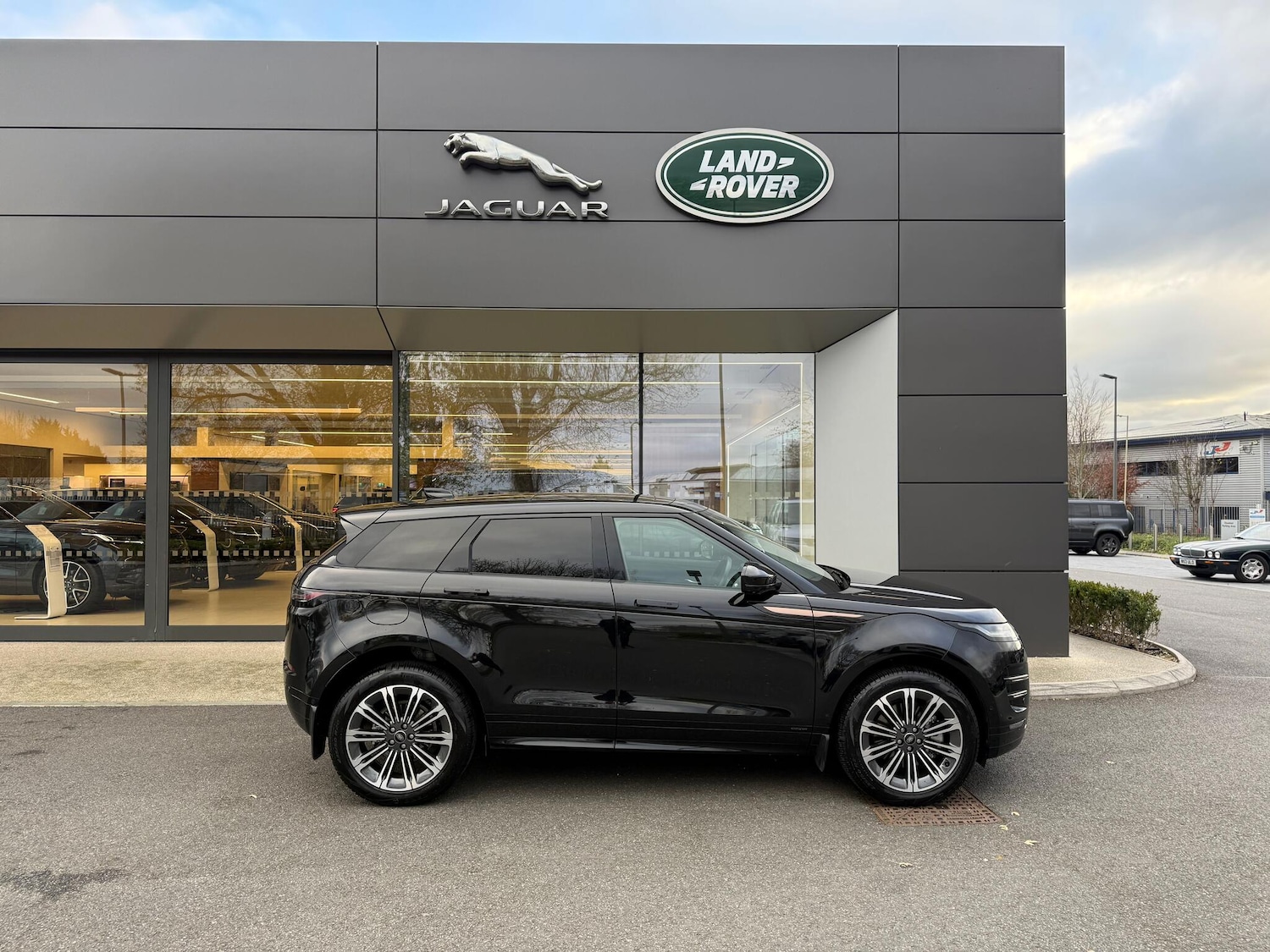 Used Land Rover Range Rover Evoque 2025 for sale - 76226333: Photo 5