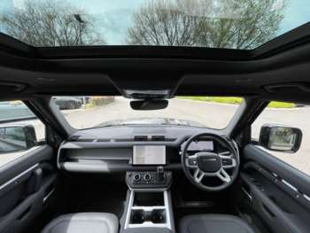 Used Land Rover Defender 2024 for sale - 75140250: Photo