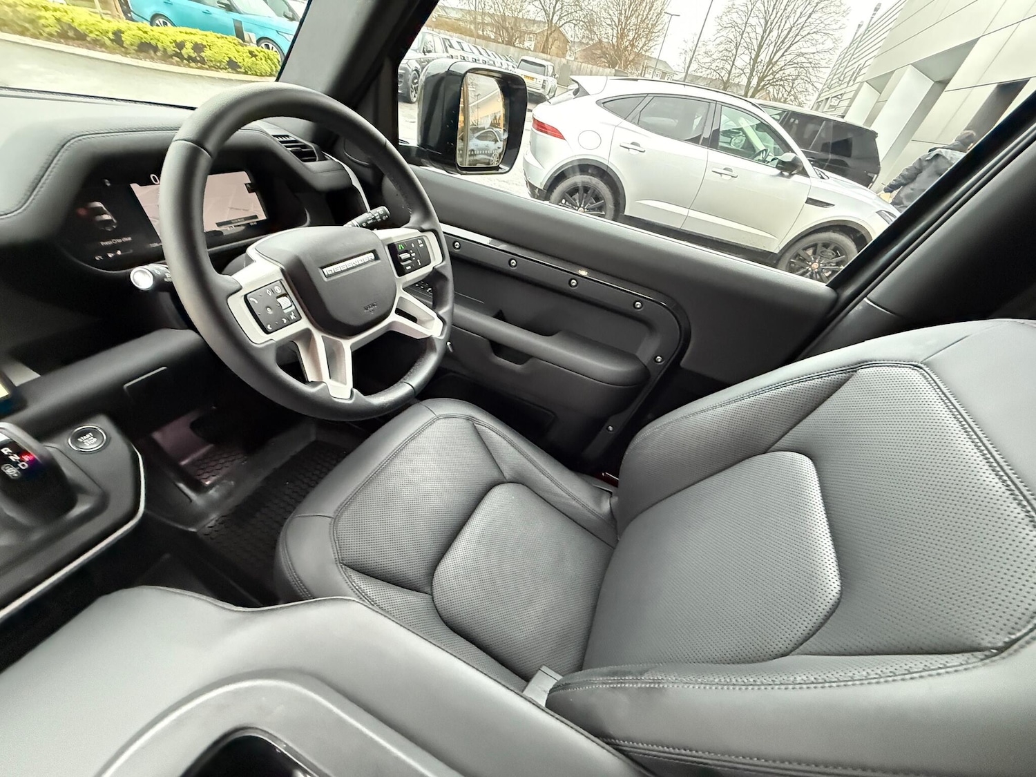 Used Land Rover Defender 2025 for sale - 77202464: Photo 12