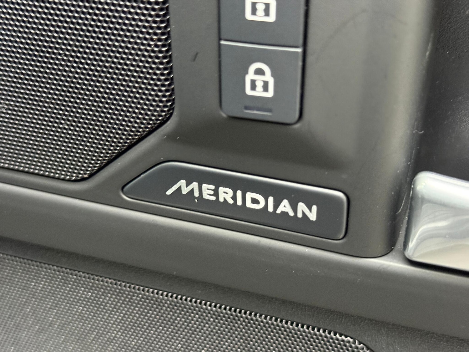 Used Land Rover Defender 2025 for sale - 77202464: Photo 21