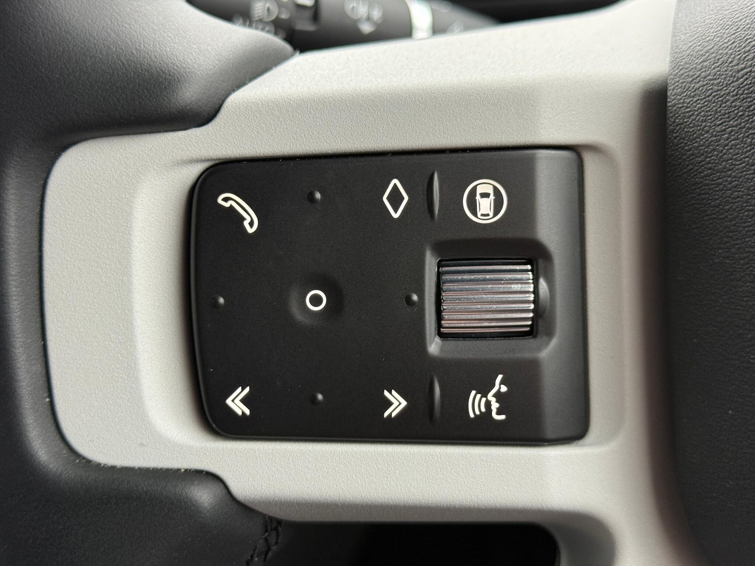 Used Land Rover Defender 2025 for sale - 77202464: Photo 24