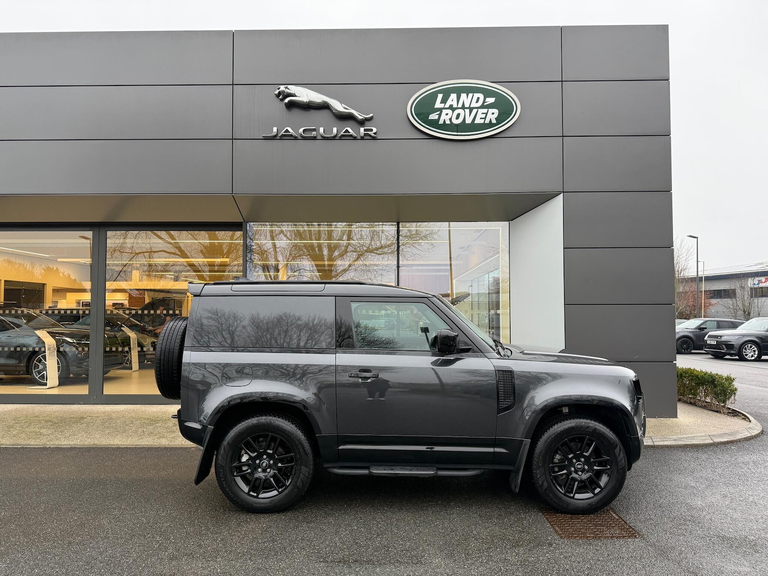 Used Land Rover Defender 2025 for sale - 77202464: Photo 25