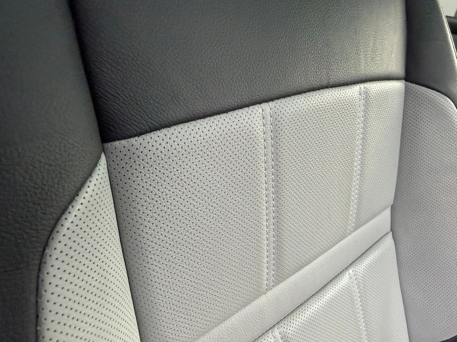 Used Land Rover Range Rover Evoque 2023 for sale - 77377152: Photo 32