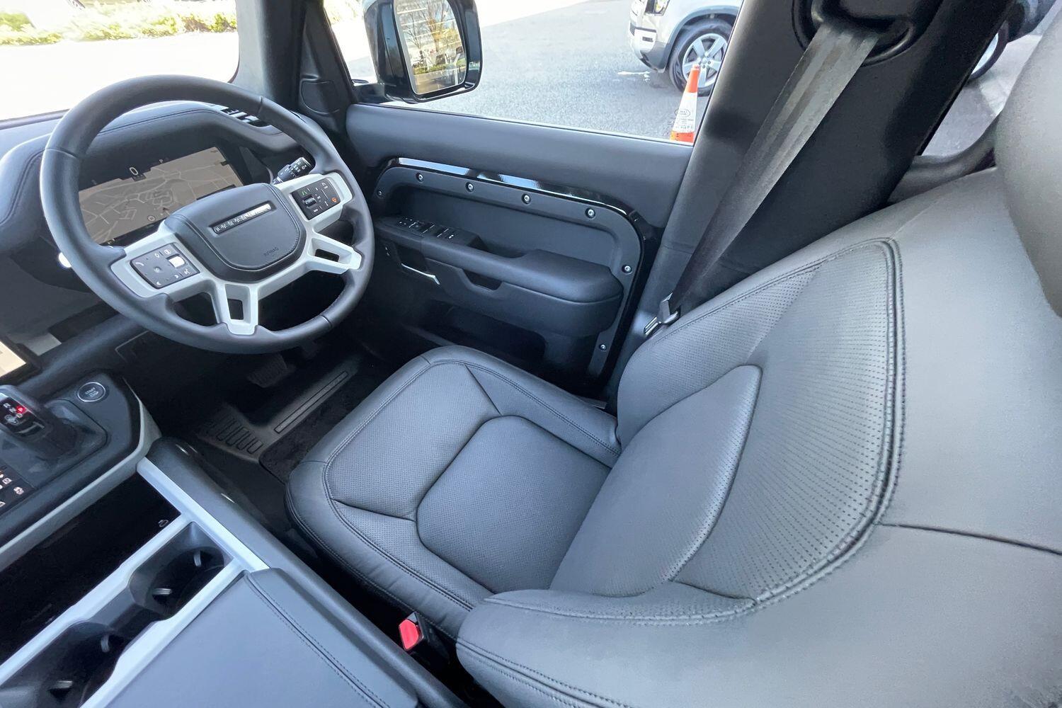 Used Land Rover Defender 110 2025 for sale - 76024348: Photo 14