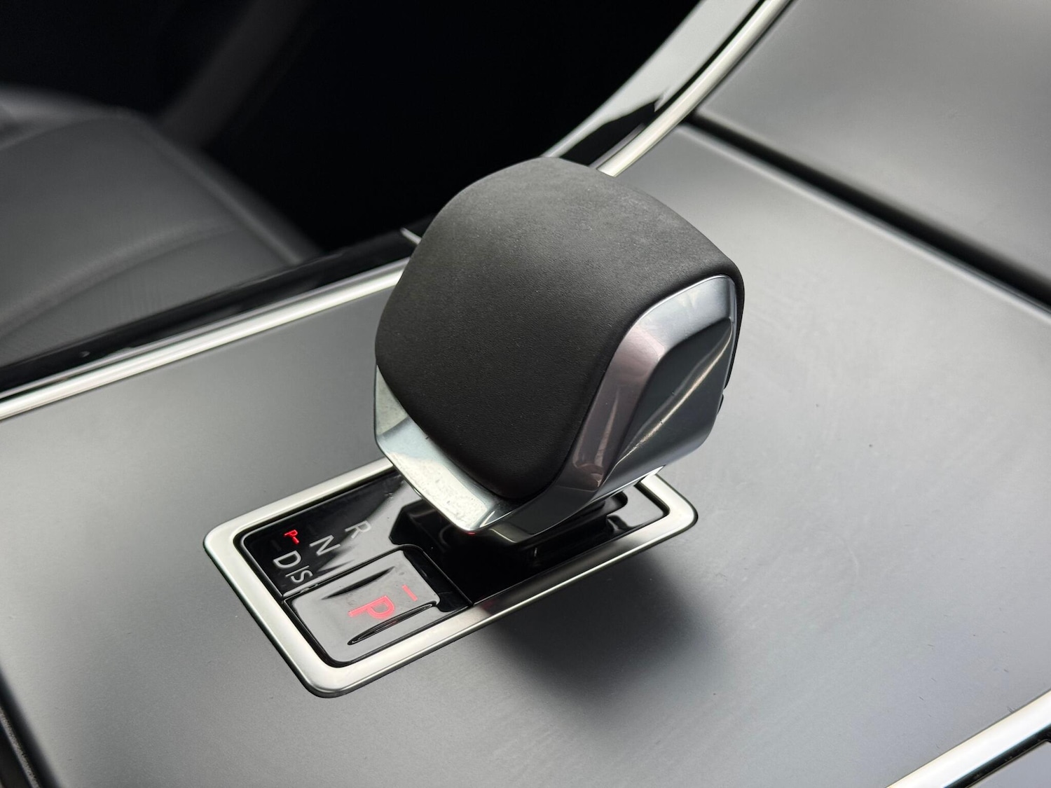 Used Land Rover Range Rover Velar 2023 for sale - 76619600: Photo 18