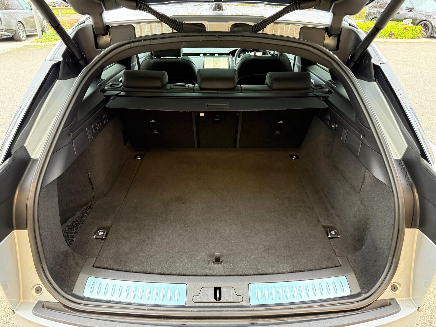 Used Land Rover Range Rover Velar 2023 for sale - 76619600: Photo 39