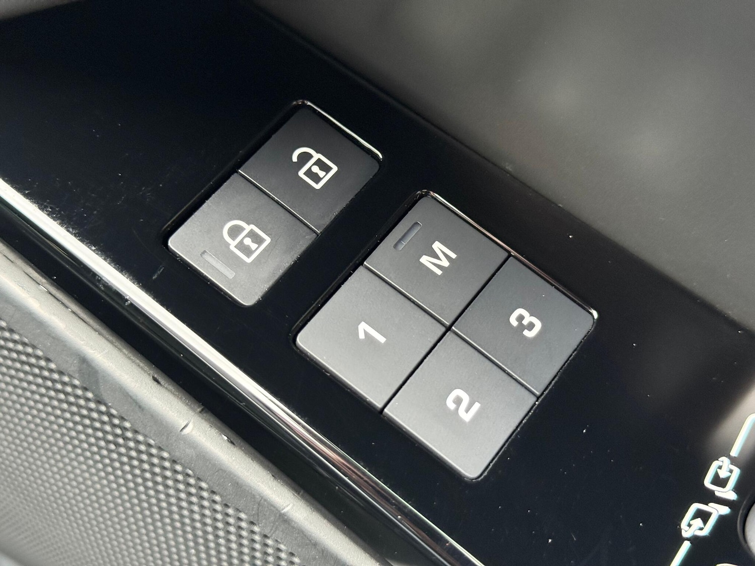 Used Land Rover Range Rover Velar 2023 for sale - 76619600: Photo 51