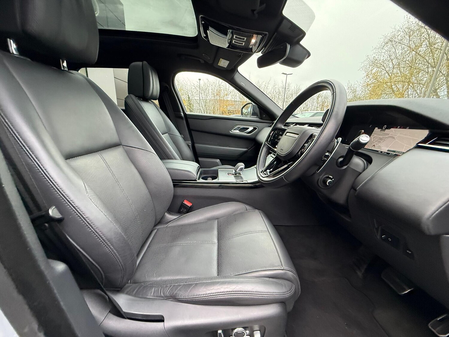 Used Land Rover Range Rover Velar 2023 for sale - 76619600: Photo 9