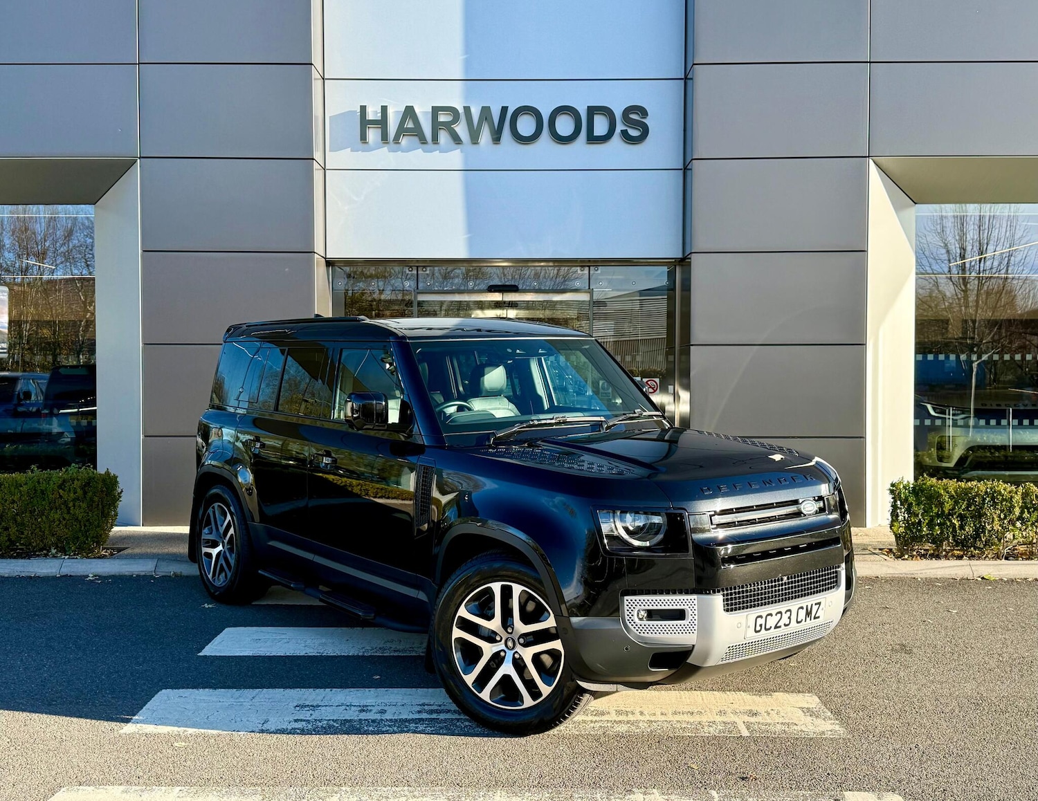 Used Land Rover Defender 2023 for sale - 76645762: Photo 1