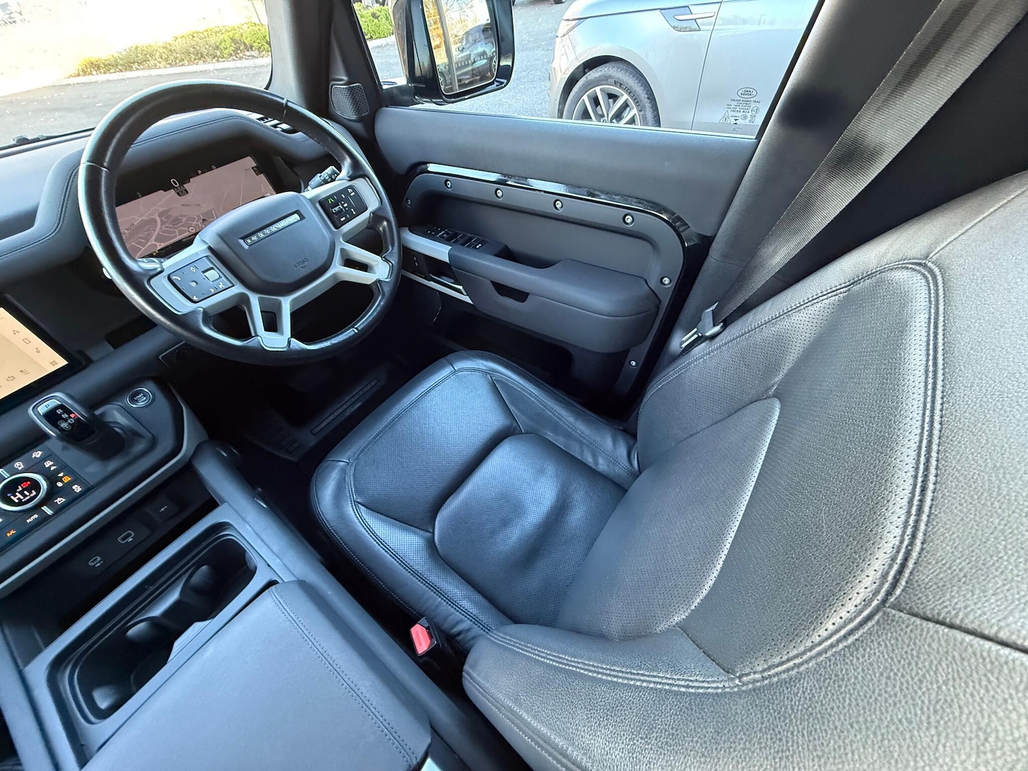 Used Land Rover Defender 2023 for sale - 76645762: Photo 13