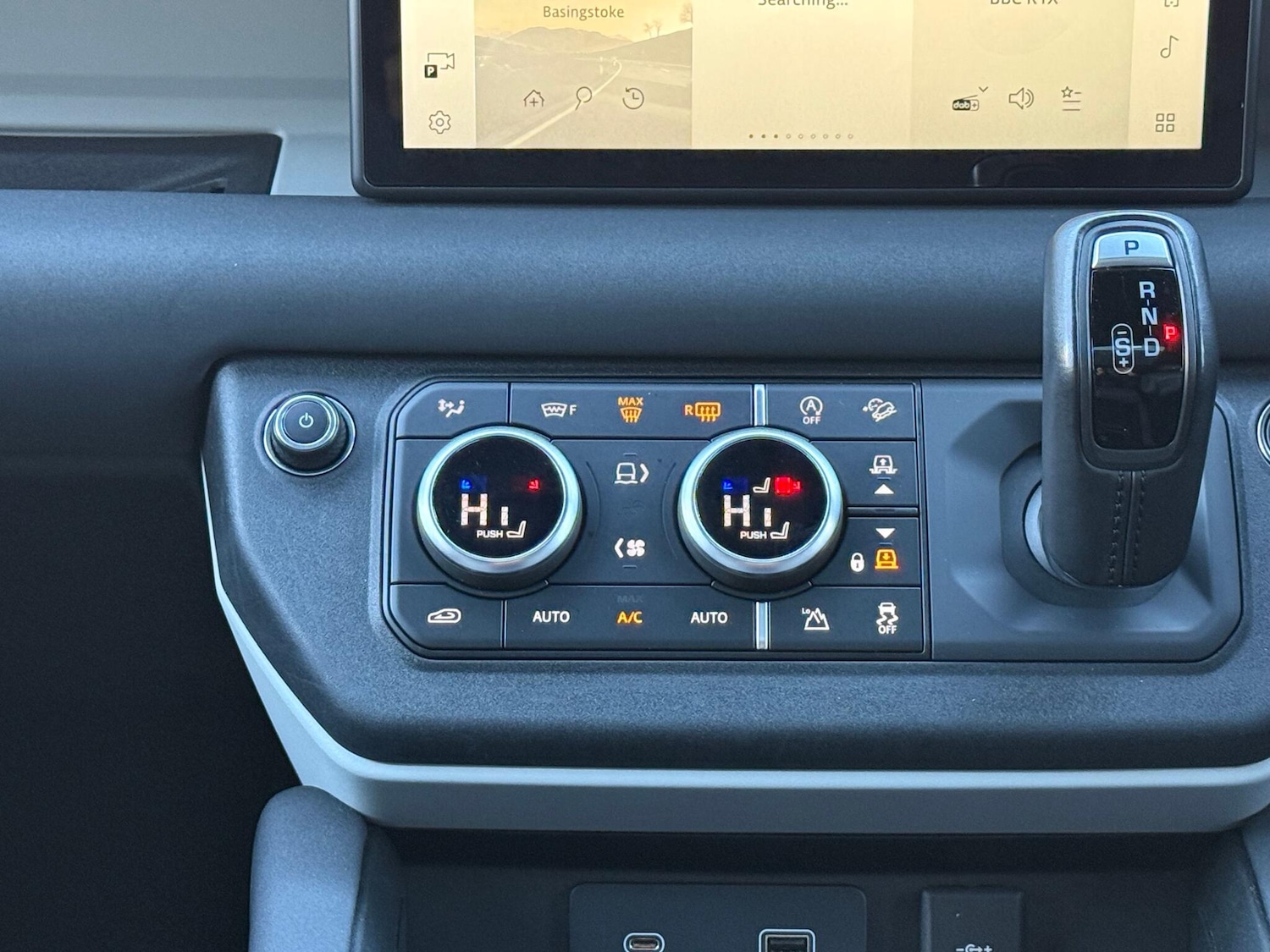 Used Land Rover Defender 2023 for sale - 76645762: Photo 16