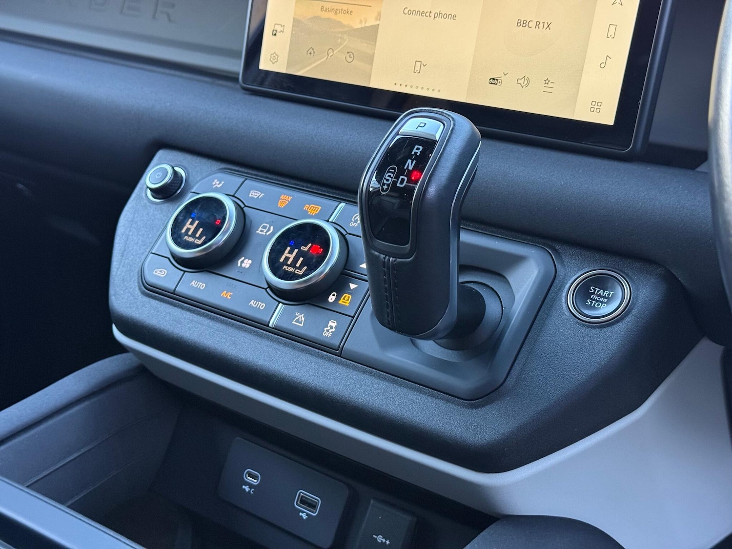 Used Land Rover Defender 2023 for sale - 76645762: Photo 20