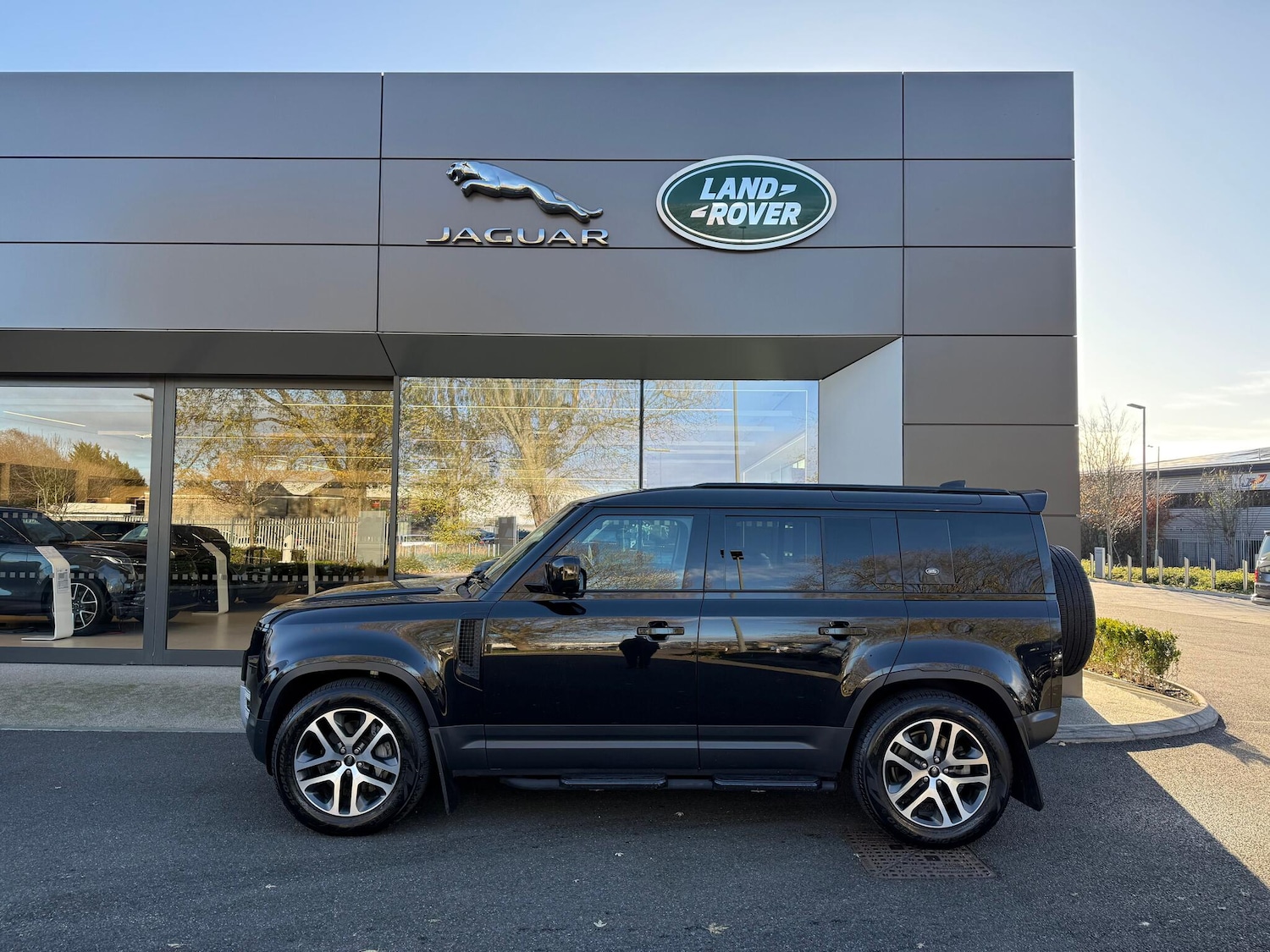 Used Land Rover Defender 2023 for sale - 76645762: Photo 26