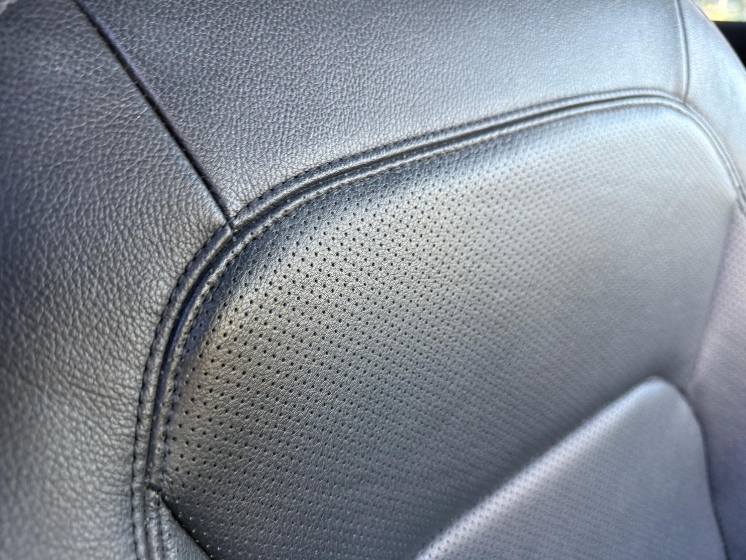 Used Land Rover Defender 2023 for sale - 76645762: Photo 37