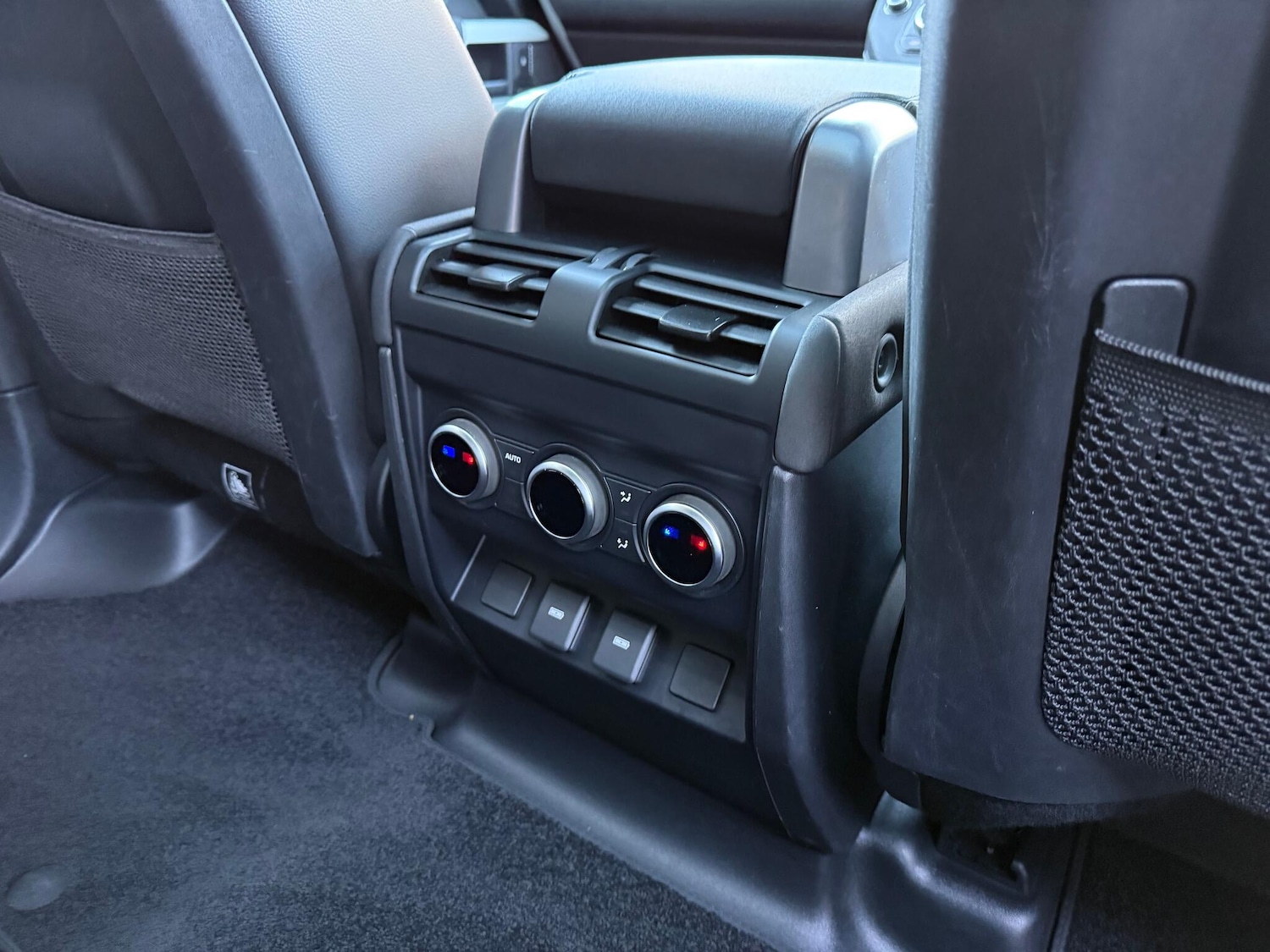 Used Land Rover Defender 2023 for sale - 76645762: Photo 38