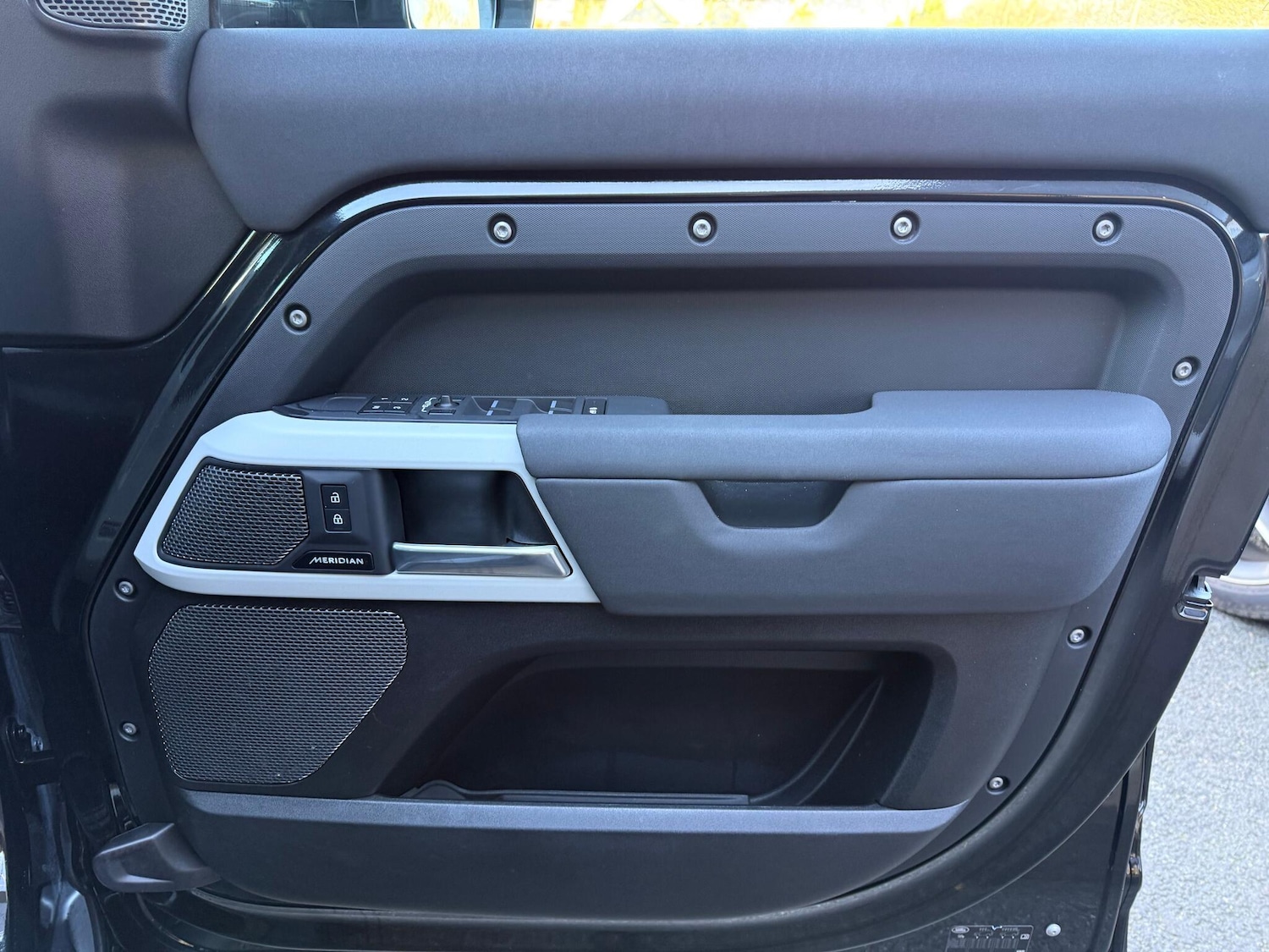 Used Land Rover Defender 2023 for sale - 76645762: Photo 51