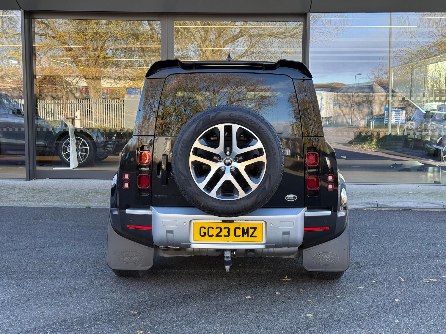 Used Land Rover Defender 2023 for sale - 76645762: Photo 6