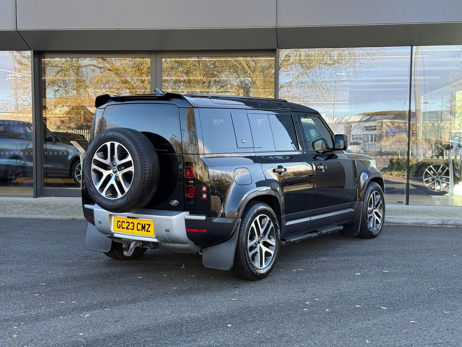 Used Land Rover Defender 2023 for sale - 76645762: Photo 7