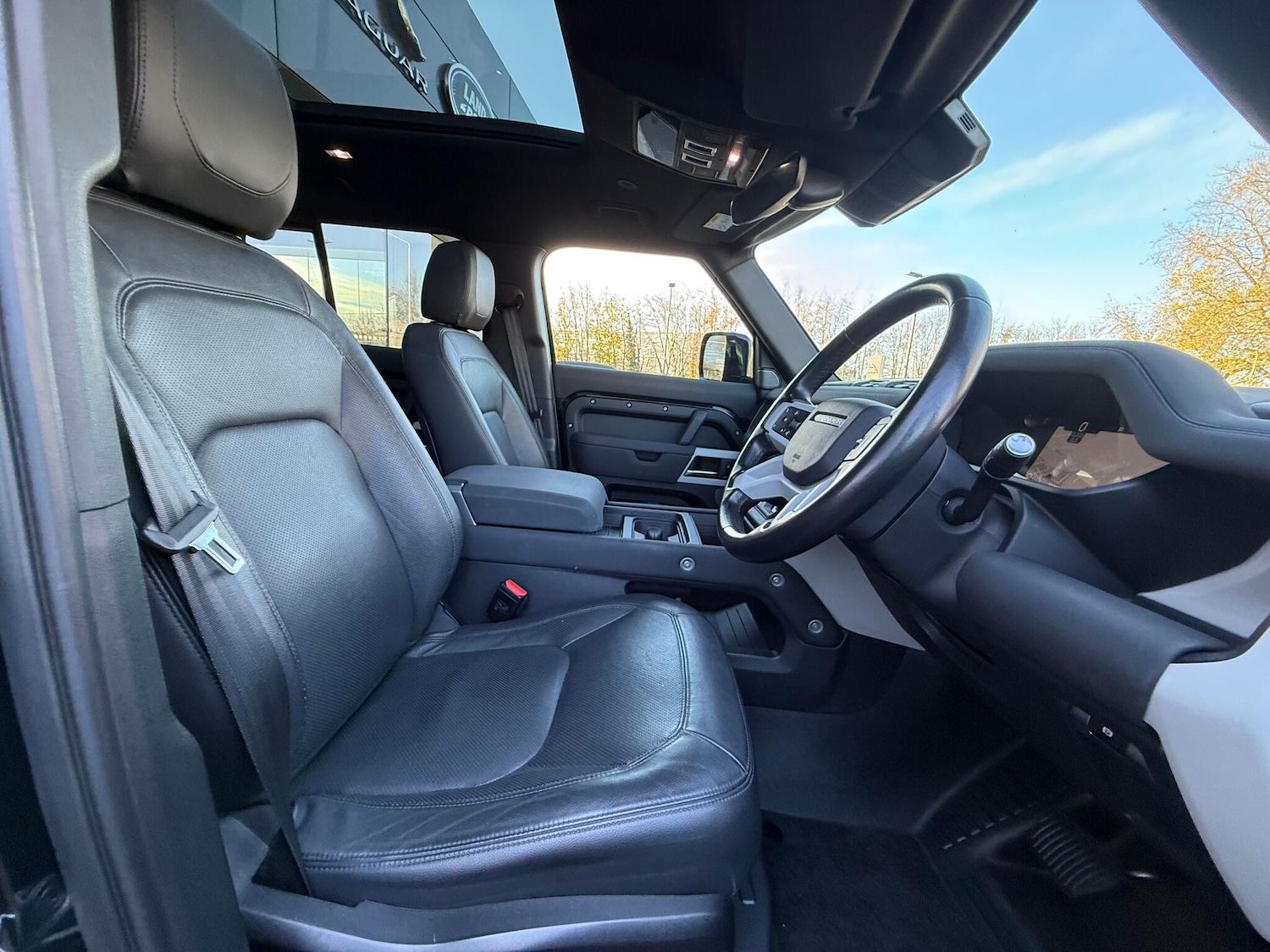 Used Land Rover Defender 2023 for sale - 76645762: Photo 9