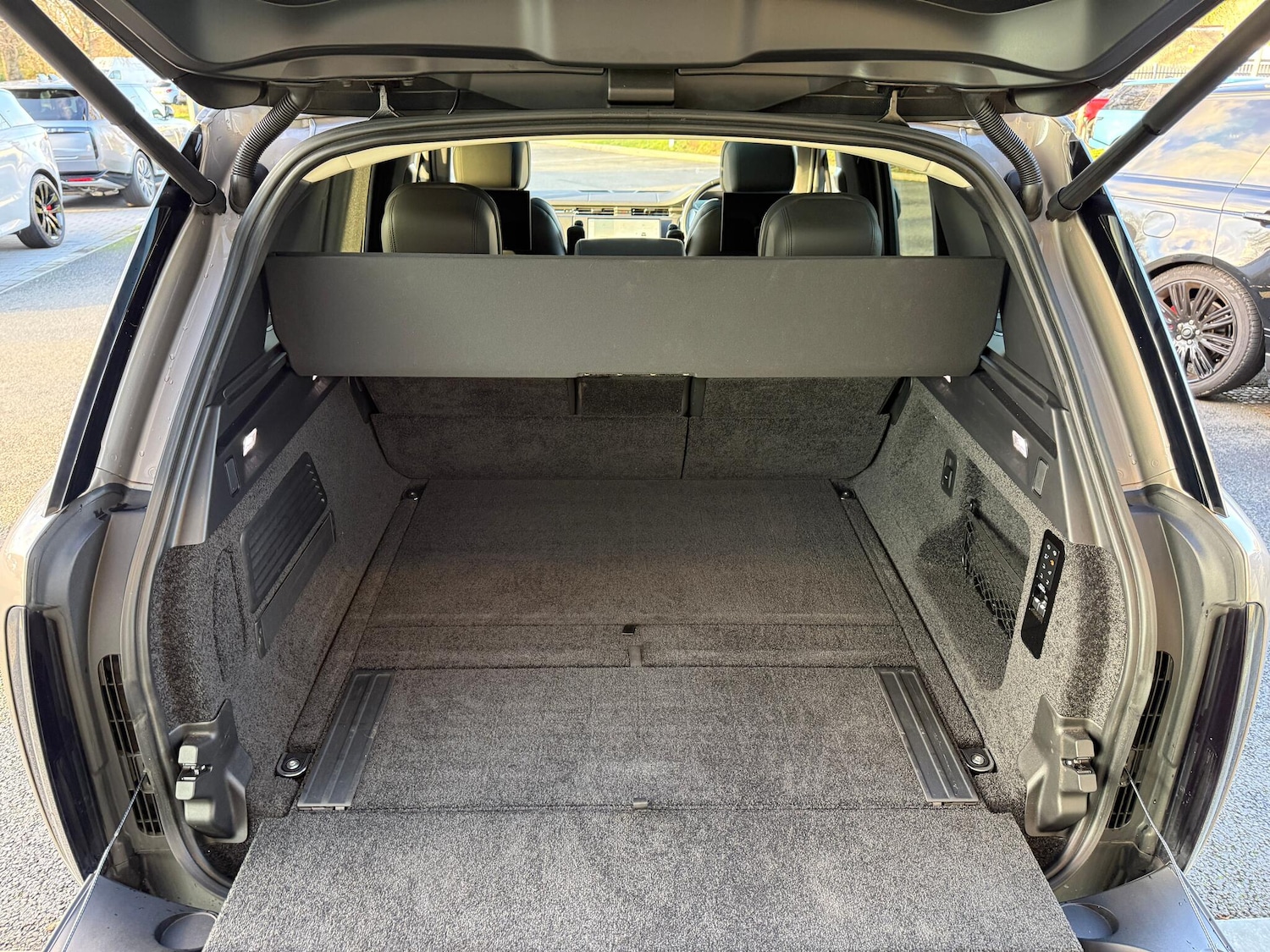 Used Land Rover Range Rover 2023 for sale - 77016178: Photo 45