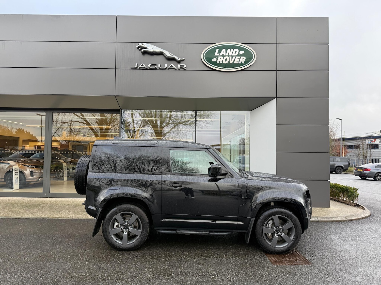 Used Land Rover Defender 2025 for sale - 77469188: Photo 2