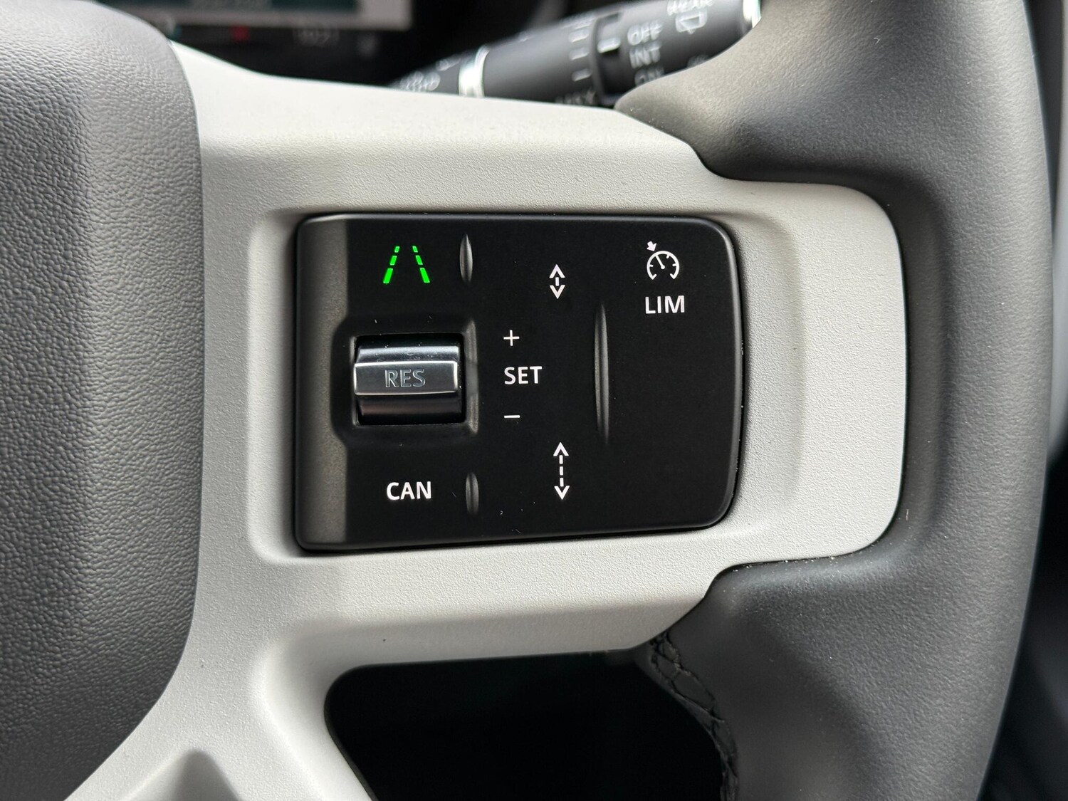 Used Land Rover Defender 2025 for sale - 77469188: Photo 24