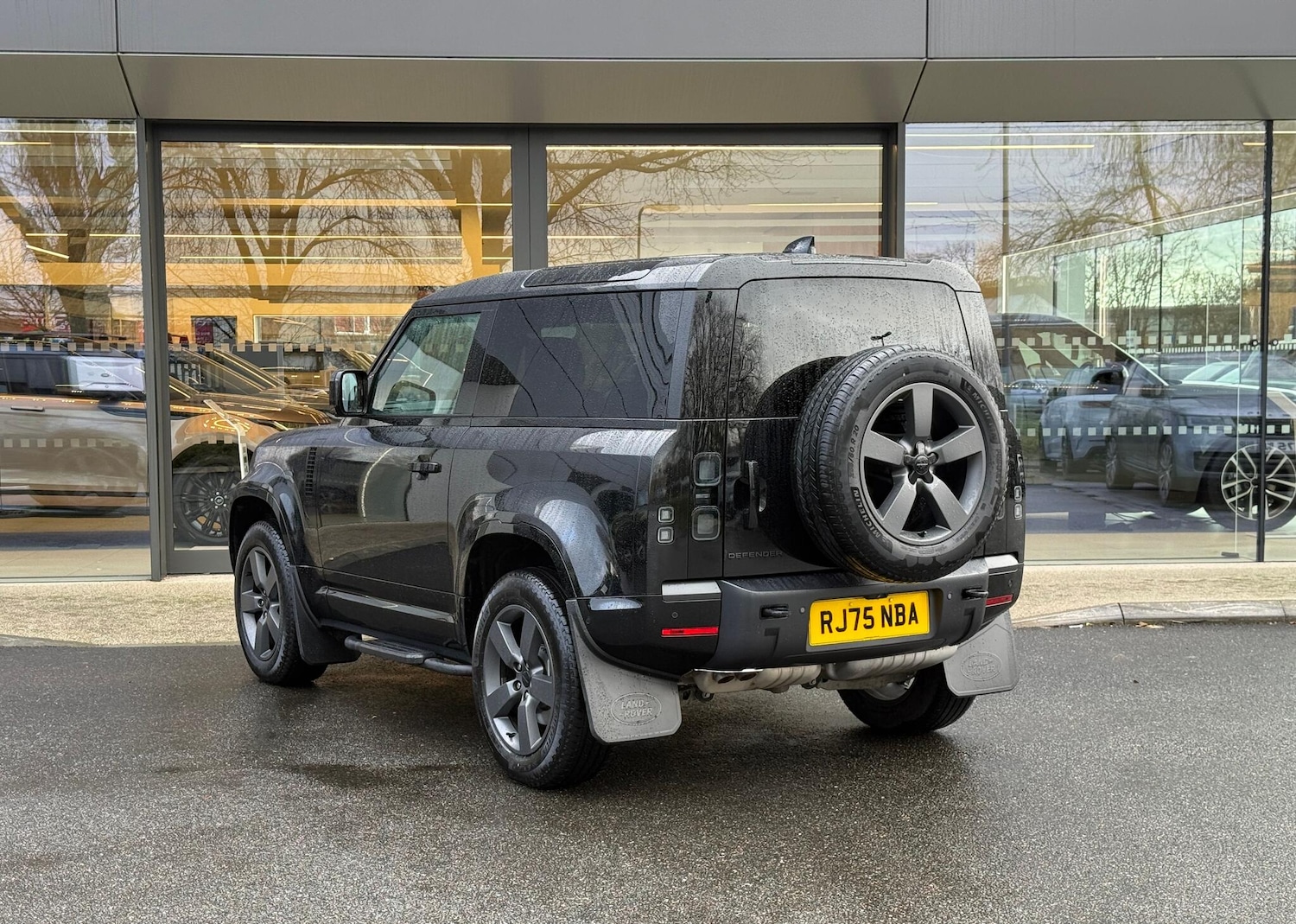 Used Land Rover Defender 2025 for sale - 77469188: Photo 7