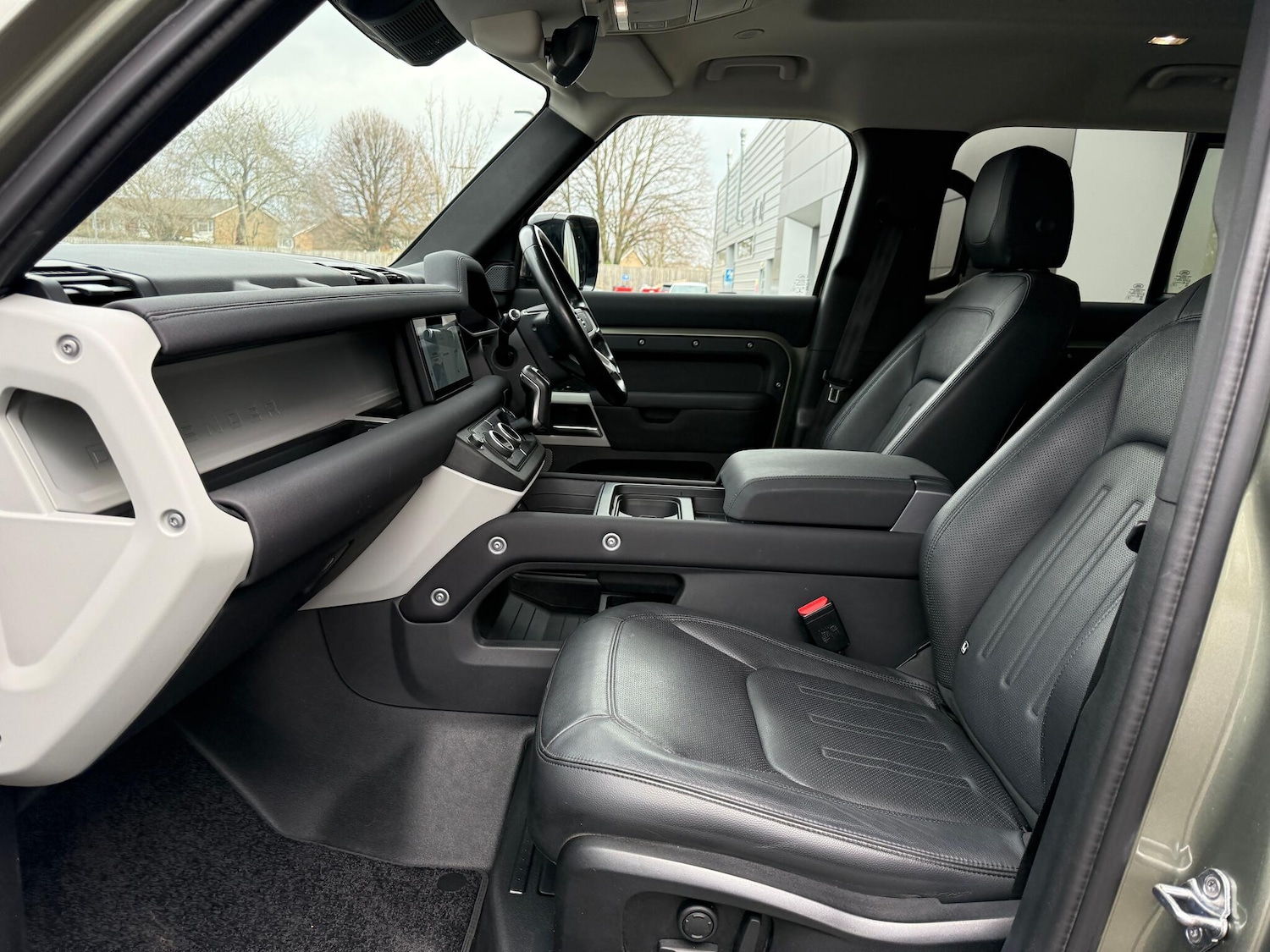 Used Land Rover Defender 2021 for sale - 76952977: Photo 10