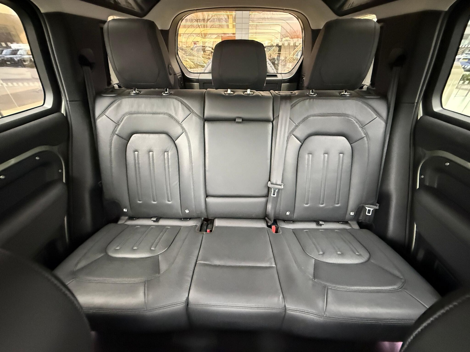 Used Land Rover Defender 2021 for sale - 76952977: Photo 11