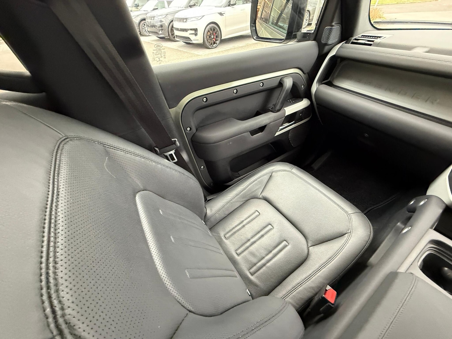 Used Land Rover Defender 2021 for sale - 76952977: Photo 12