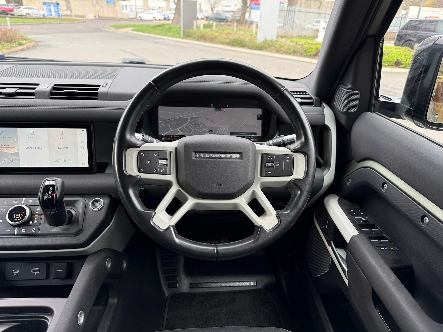 Used Land Rover Defender 2021 for sale - 76952977: Photo 14