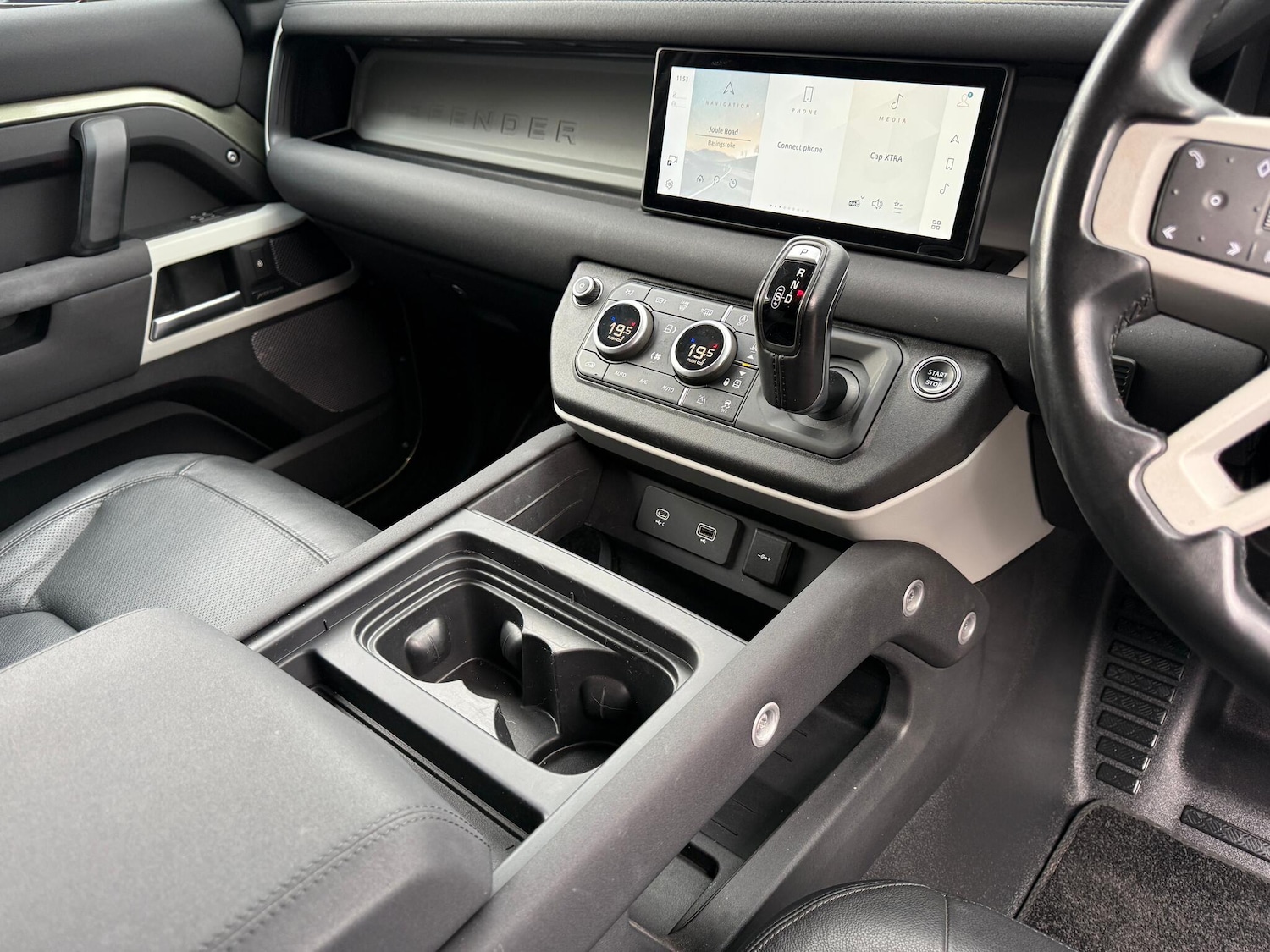 Used Land Rover Defender 2021 for sale - 76952977: Photo 19