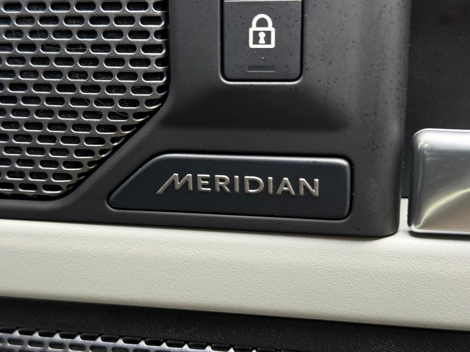 Used Land Rover Defender 2021 for sale - 76952977: Photo 21