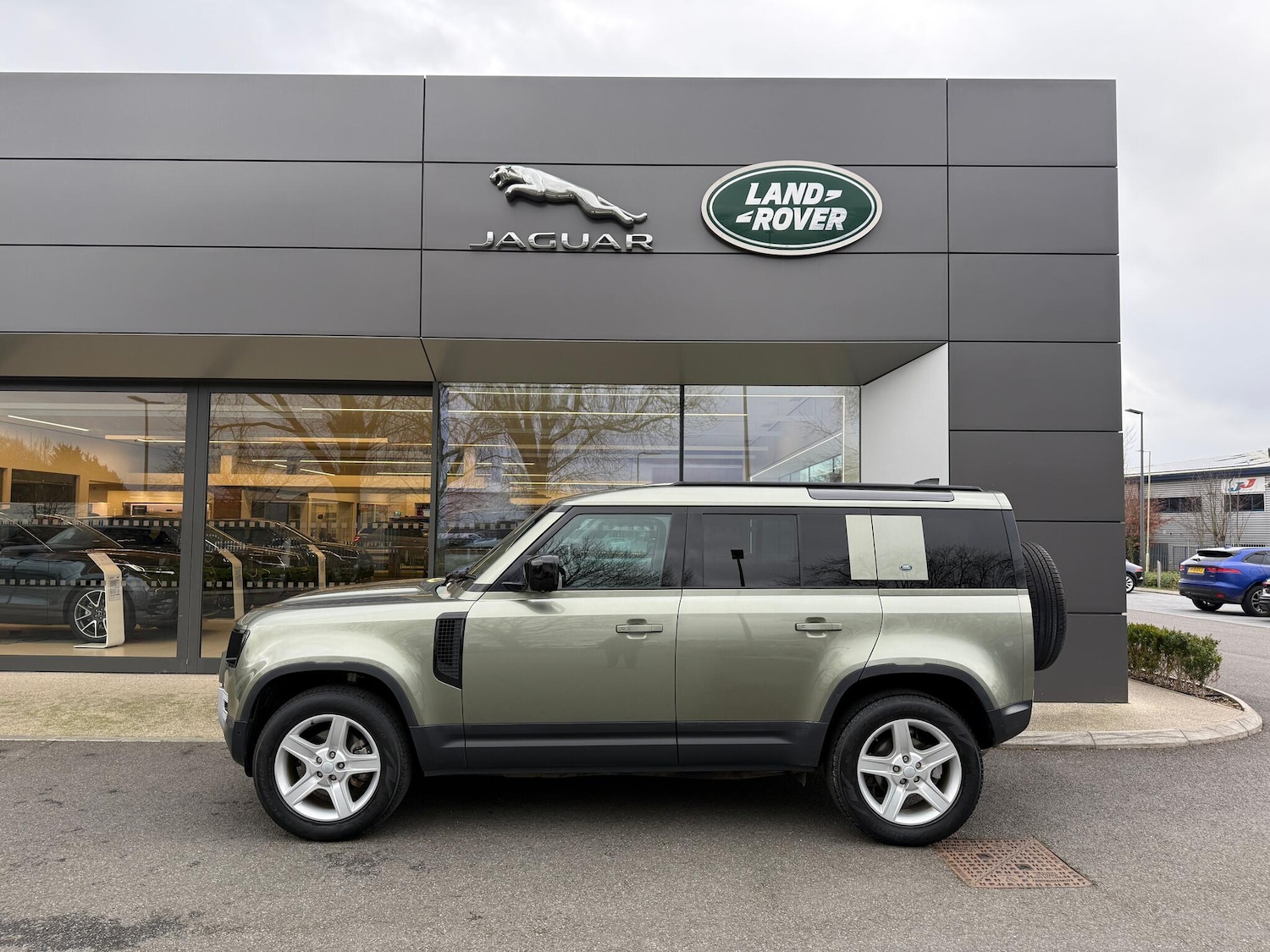 Used Land Rover Defender 2021 for sale - 76952977: Photo 25