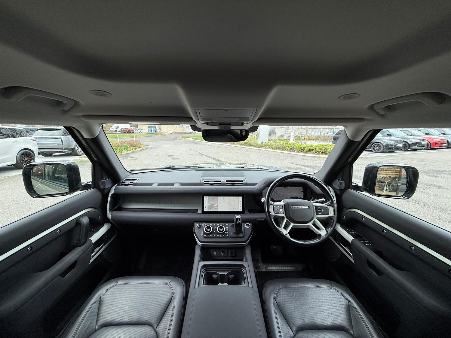 Used Land Rover Defender 2021 for sale - 76952977: Photo 3