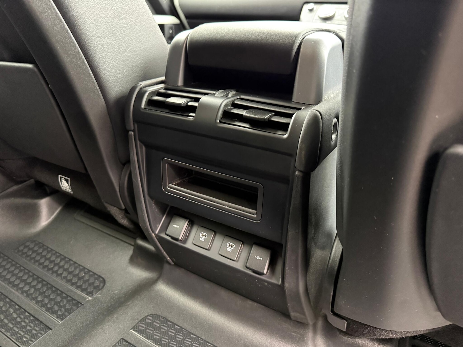 Used Land Rover Defender 2021 for sale - 76952977: Photo 33