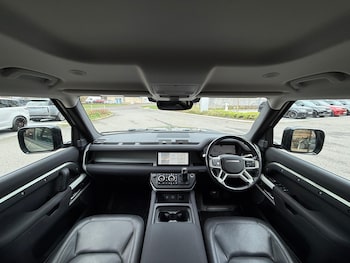 Used Land Rover Defender 2021 for sale - 76952977: Photo