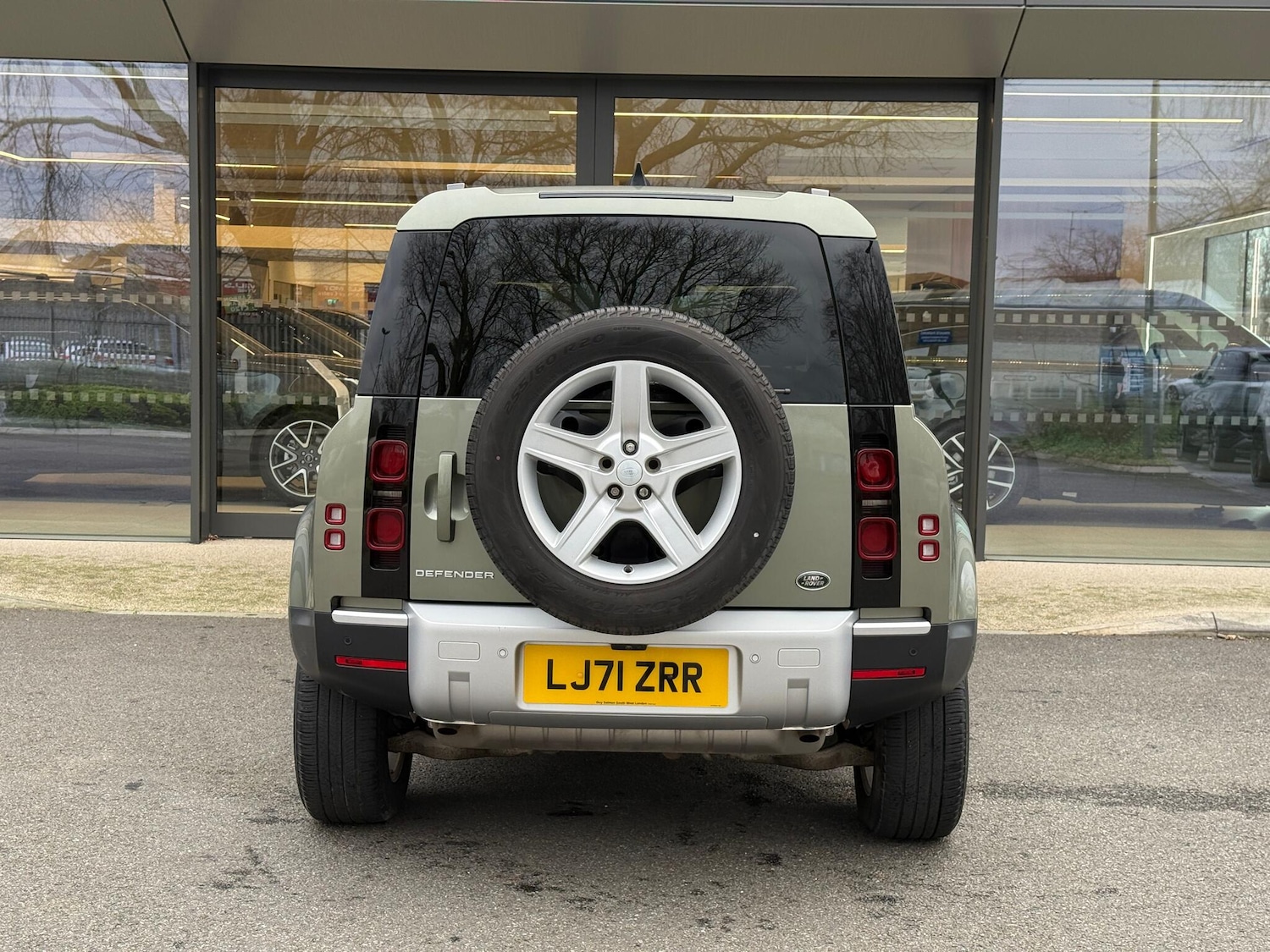 Used Land Rover Defender 2021 for sale - 76952977: Photo 6