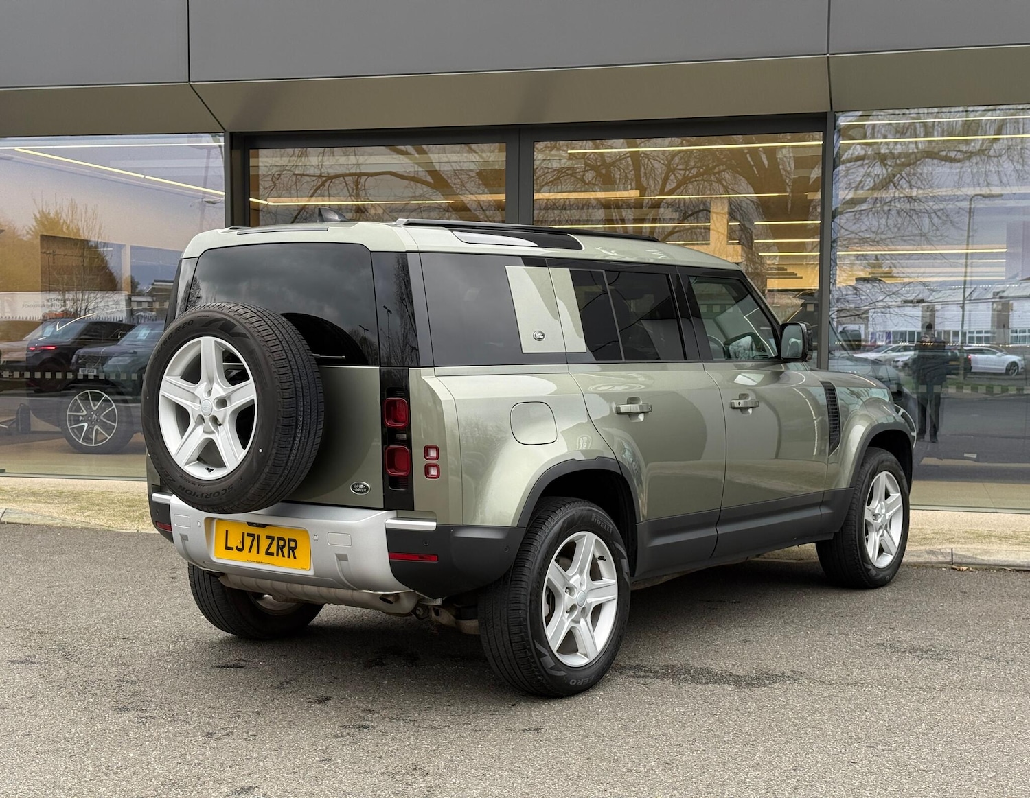 Used Land Rover Defender 2021 for sale - 76952977: Photo 7
