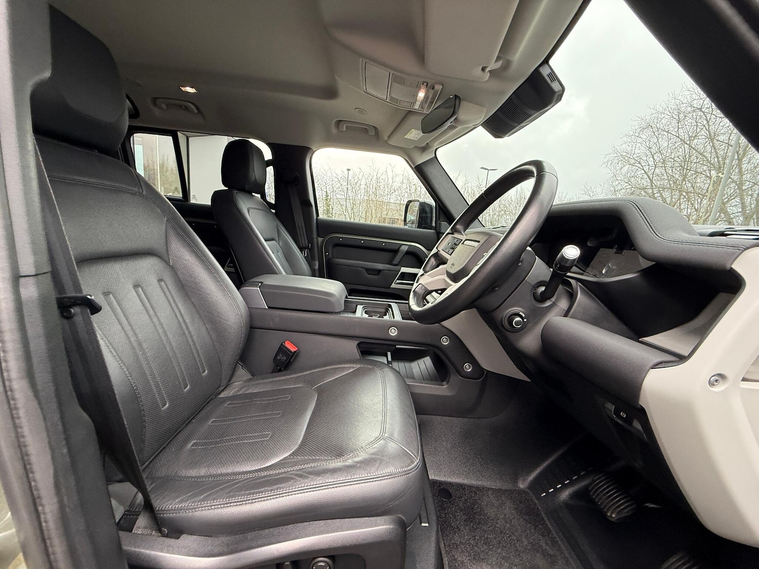 Used Land Rover Defender 2021 for sale - 76952977: Photo 9