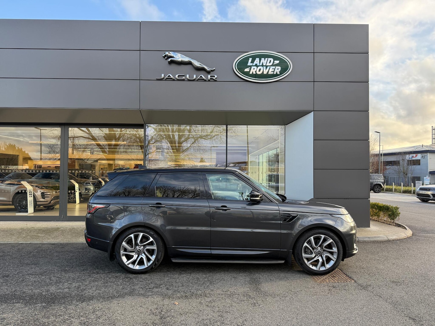 Used Land Rover Range Rover Sport 2019 for sale - 77268012: Photo 2