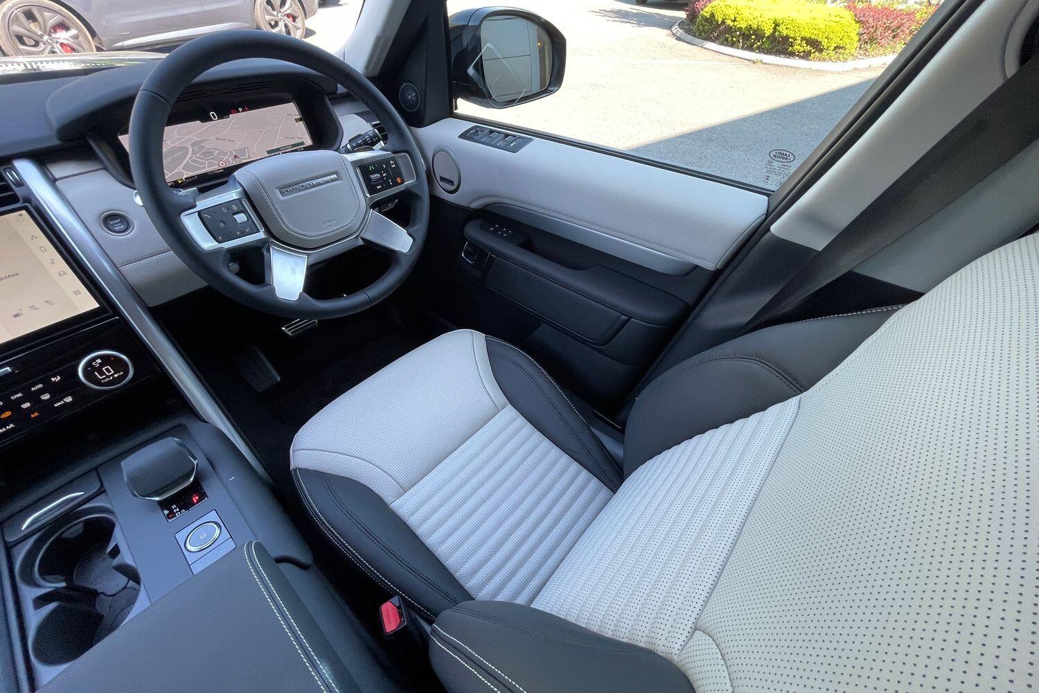 Used Land Rover Discovery 2025 for sale - 76572558: Photo 13