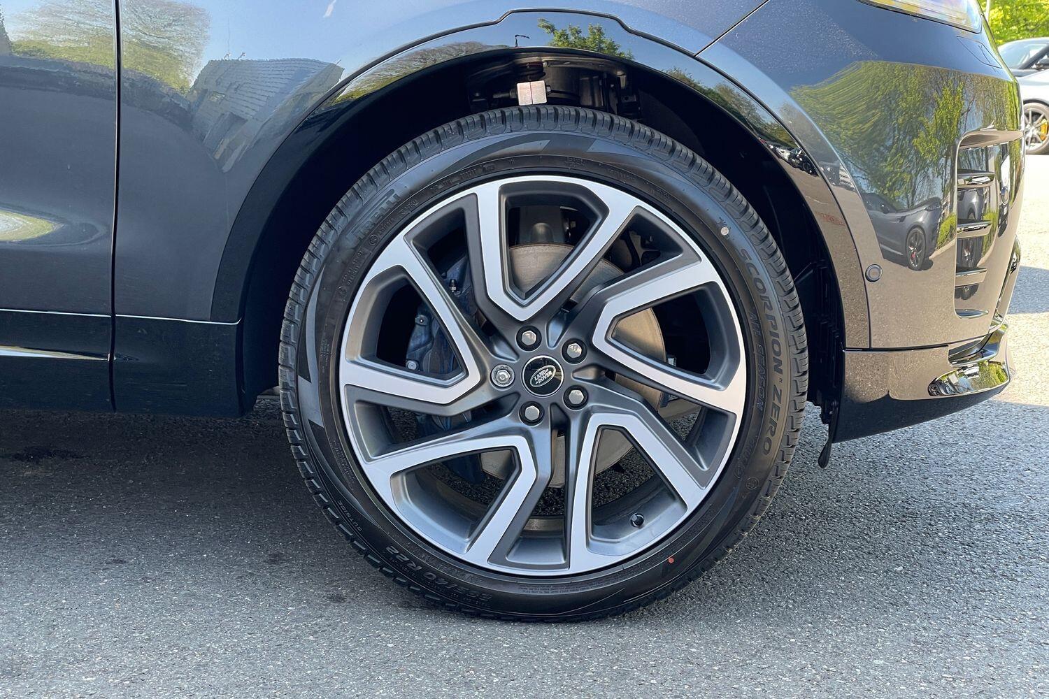 Used Land Rover Discovery 2025 for sale - 76572558: Photo 24