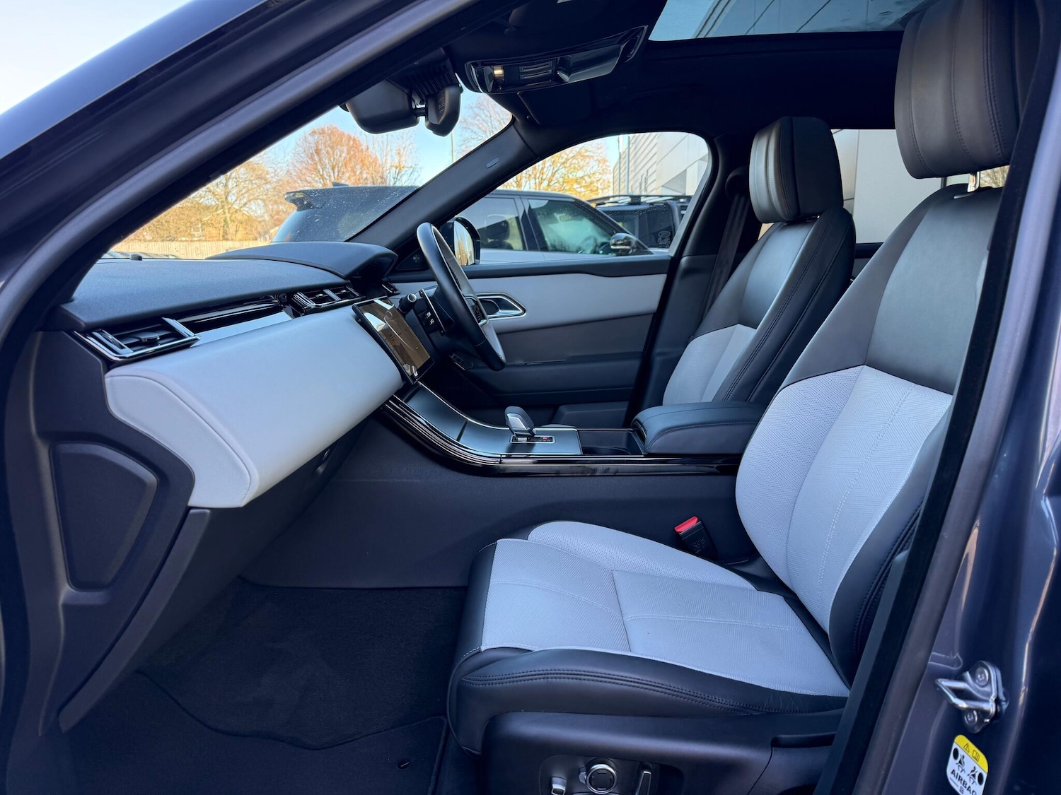 Used Land Rover Range Rover Velar 2023 for sale - 76424219: Photo 10