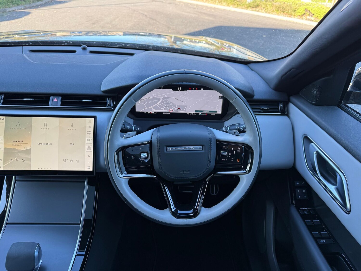 Used Land Rover Range Rover Velar 2023 for sale - 76424219: Photo 12