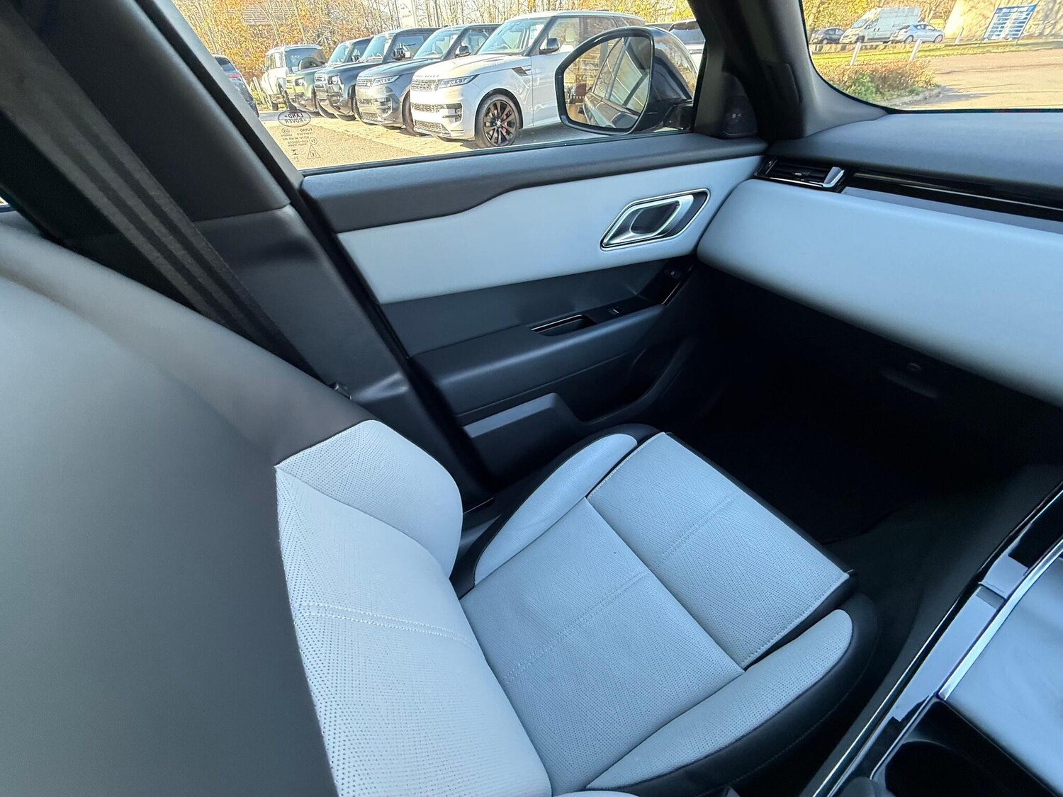 Used Land Rover Range Rover Velar 2023 for sale - 76424219: Photo 13