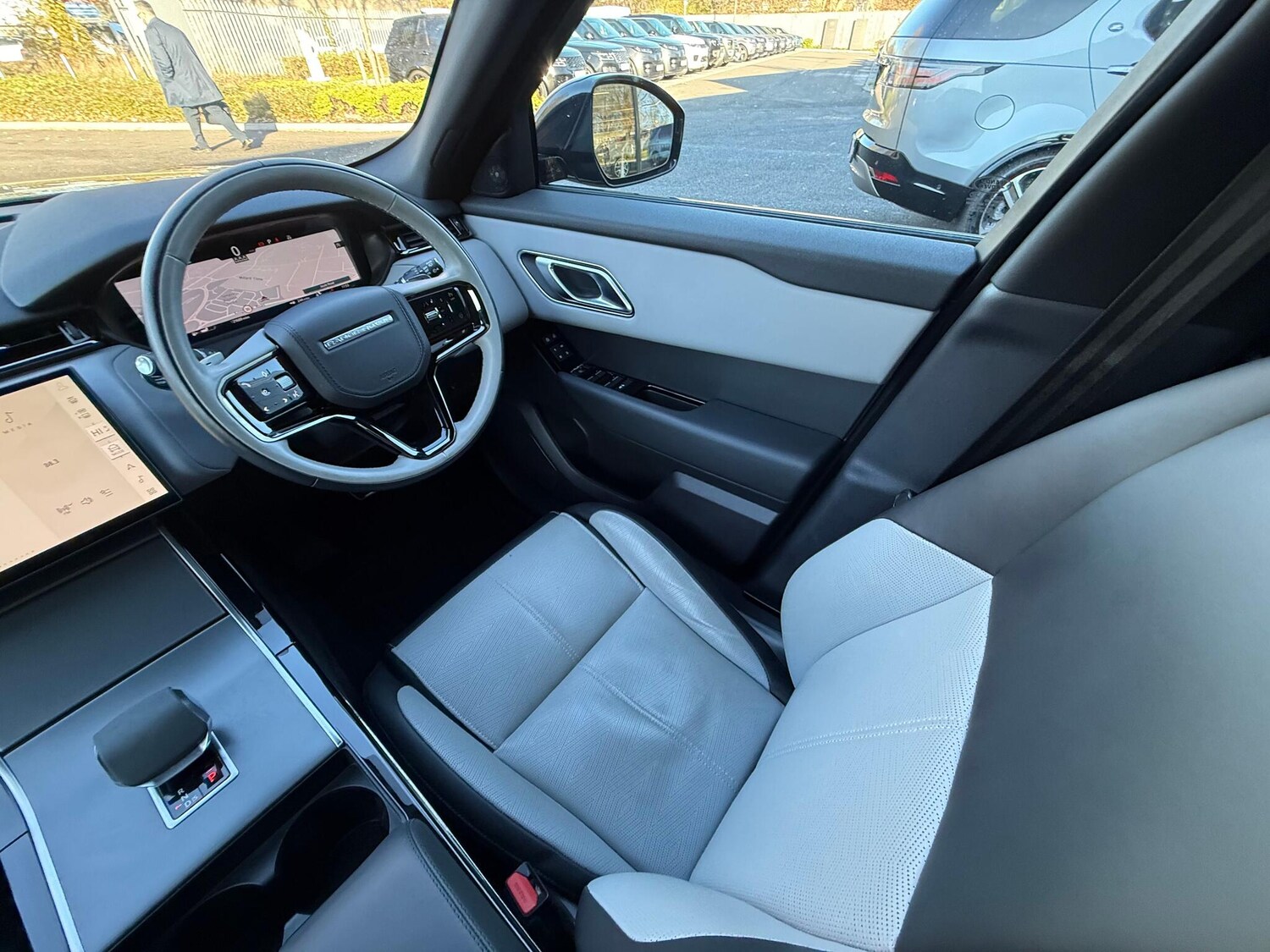 Used Land Rover Range Rover Velar 2023 for sale - 76424219: Photo 14