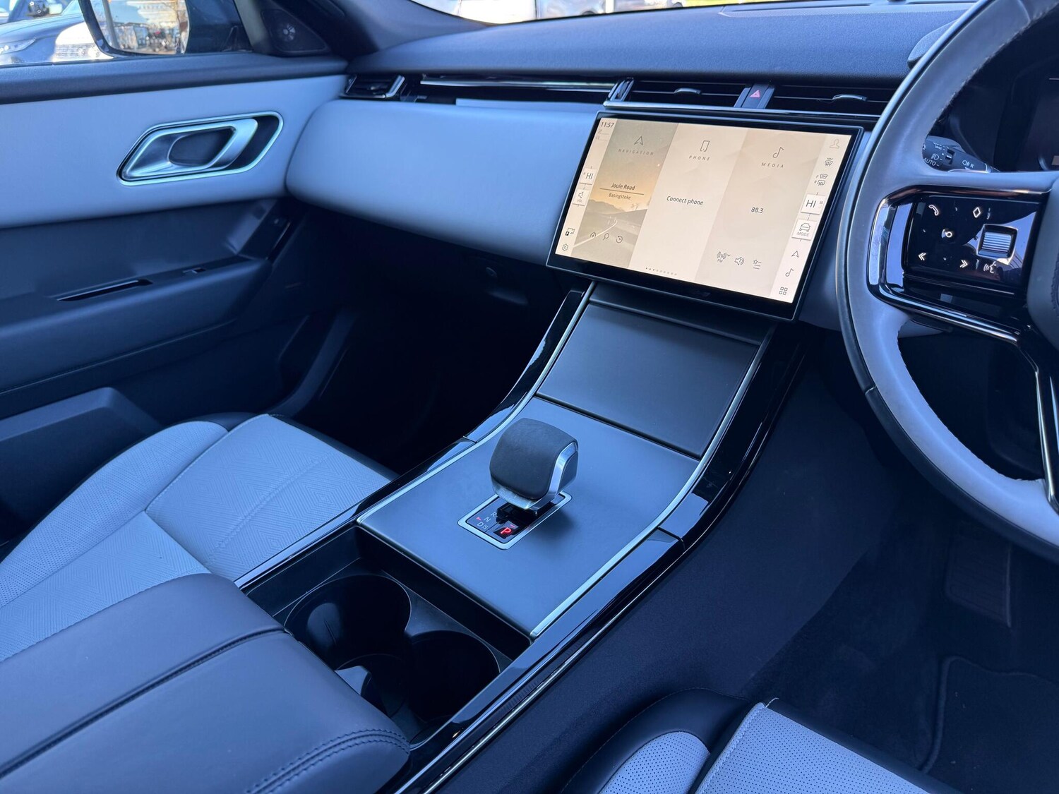 Used Land Rover Range Rover Velar 2023 for sale - 76424219: Photo 19