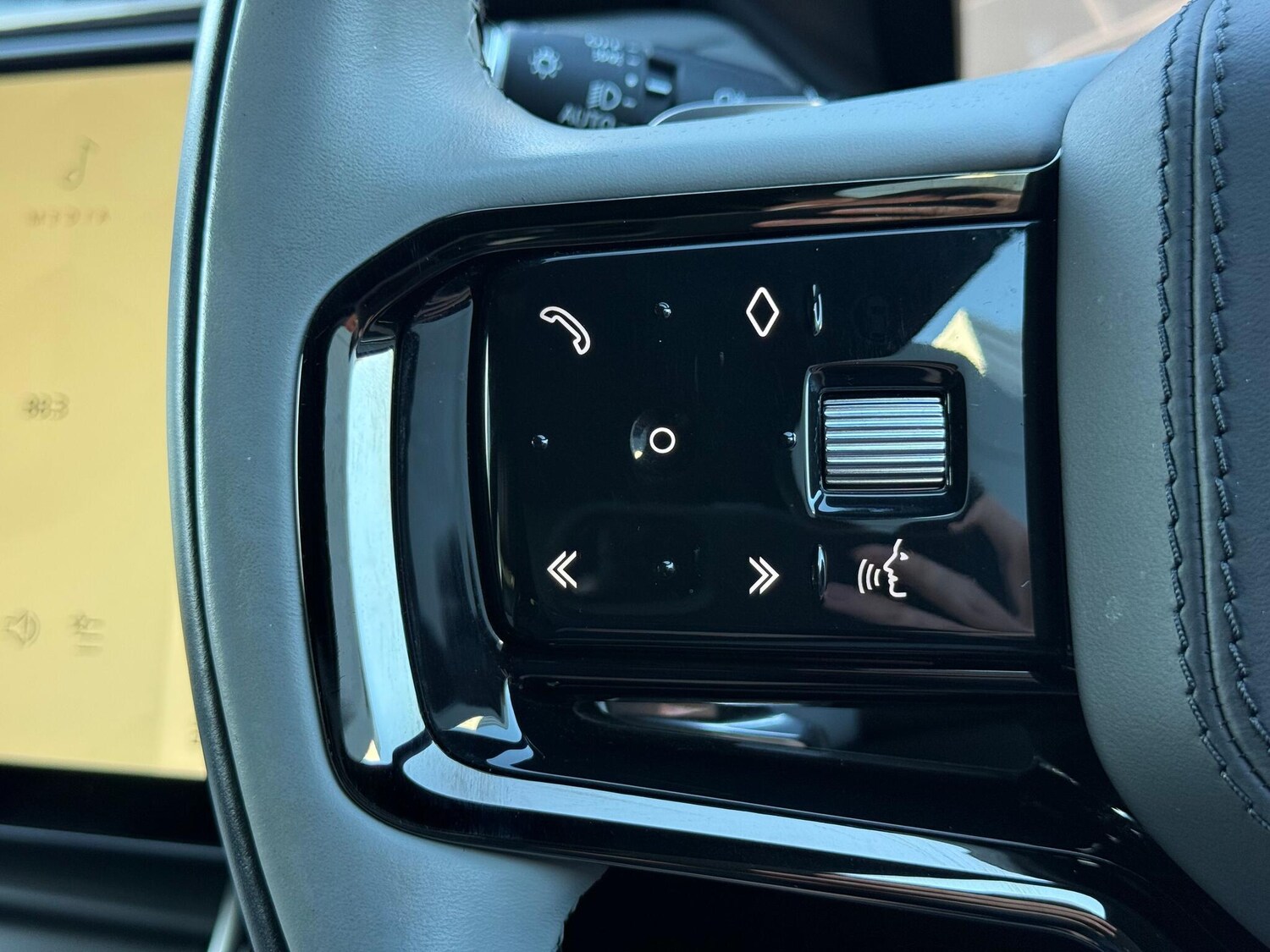 Used Land Rover Range Rover Velar 2023 for sale - 76424219: Photo 27